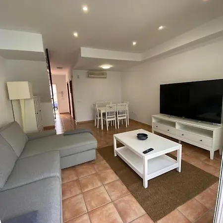 Magnifico Adosado Con Piscina En Urb. Palm Holiday home