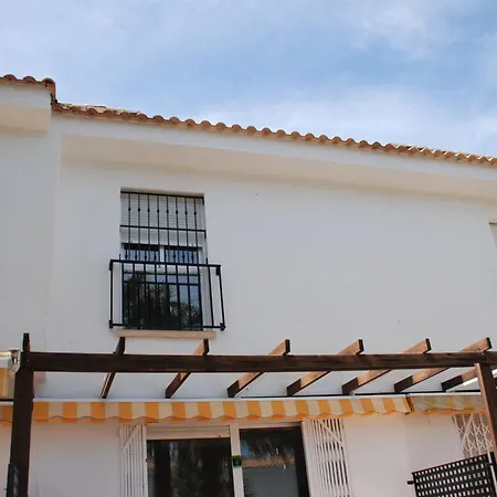 Magnifico Adosado Con Piscina En Urb. Palm