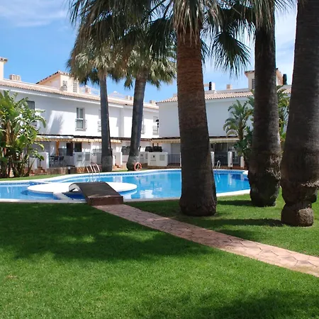 Holiday home Magnifico Adosado Con Piscina En Urb. Palm *